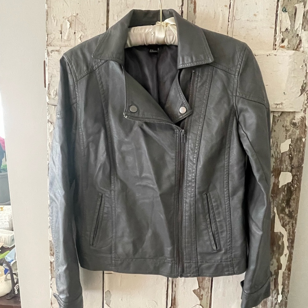 Forever 21 Vegan Leather Jacket Size S